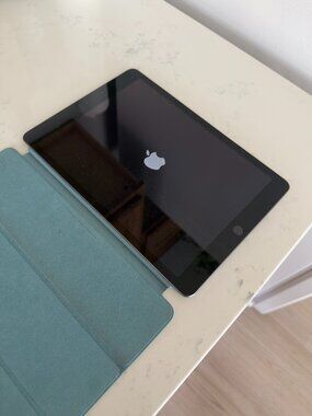 Personalized 10.2-inch iPad Wi-Fi 32GB - Space Gray + Smart Cover for iPad